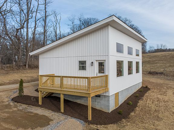 3rd image of 320 Grace Ln NE