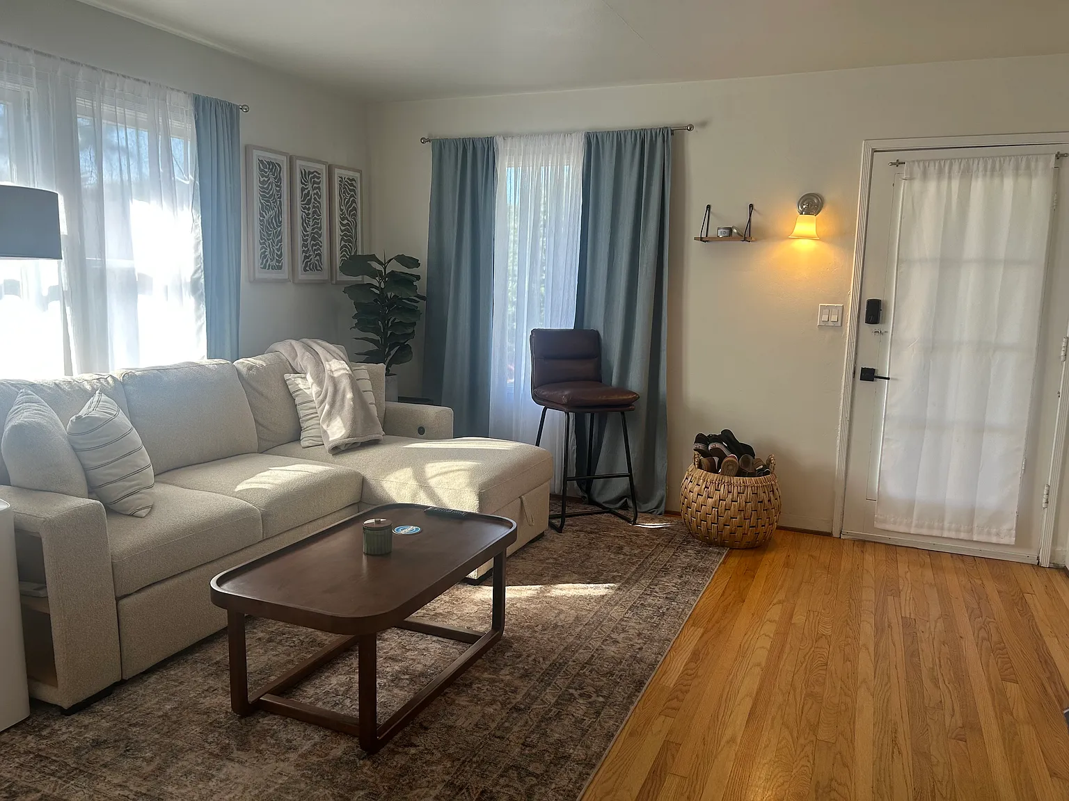 304 W Cota St — Photo 3