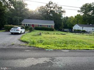 5129 1st Rd, Fairfax, VA 22030