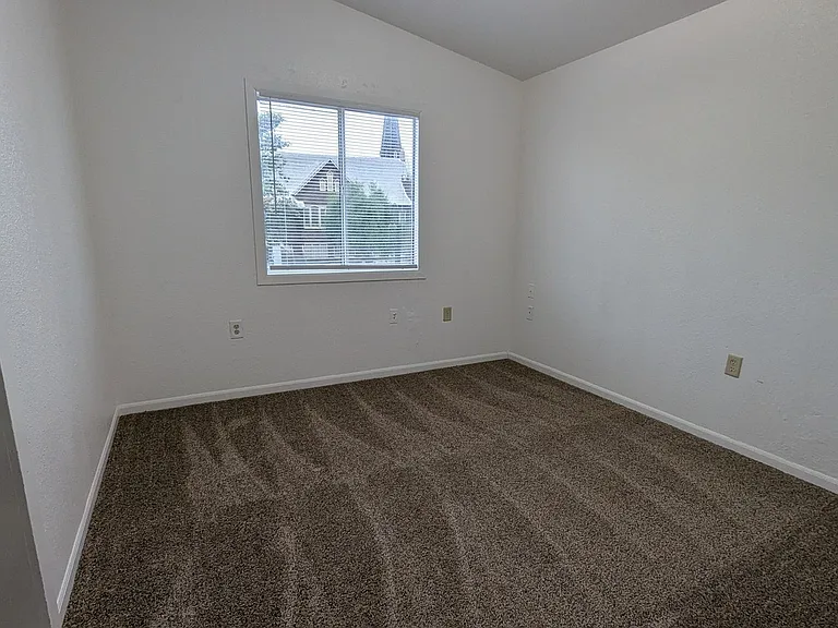 195 E Mill Ave — Photo 8