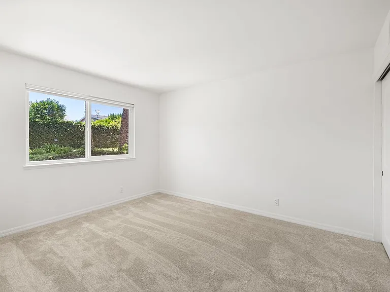 41 Oakleaf Ave — Photo 11