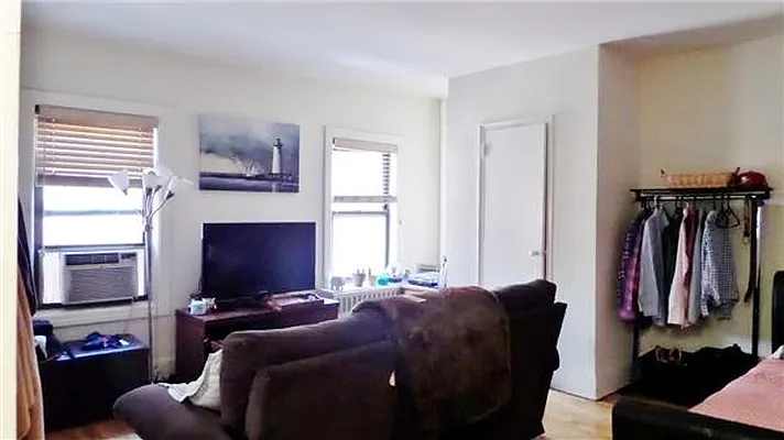 Rented by City Connections Realty | media 19