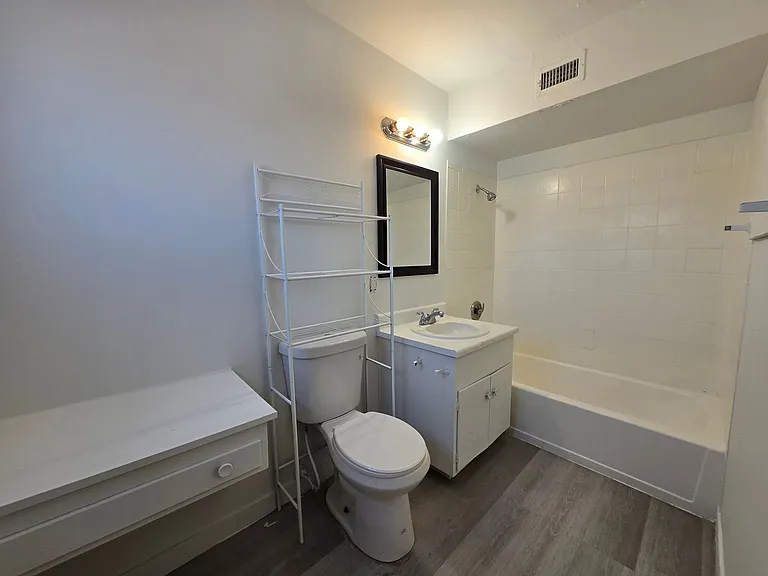 2937 Stewart Ave — Photo 7