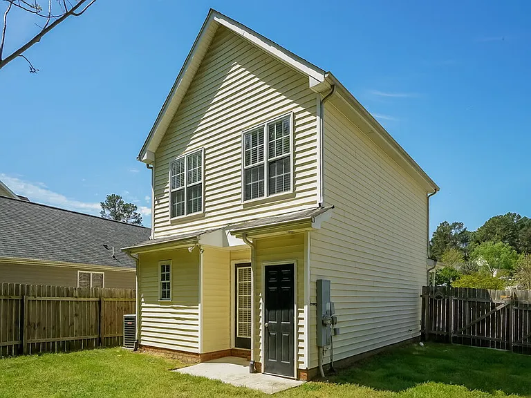 2517 Dandridge Dr — Photo 17