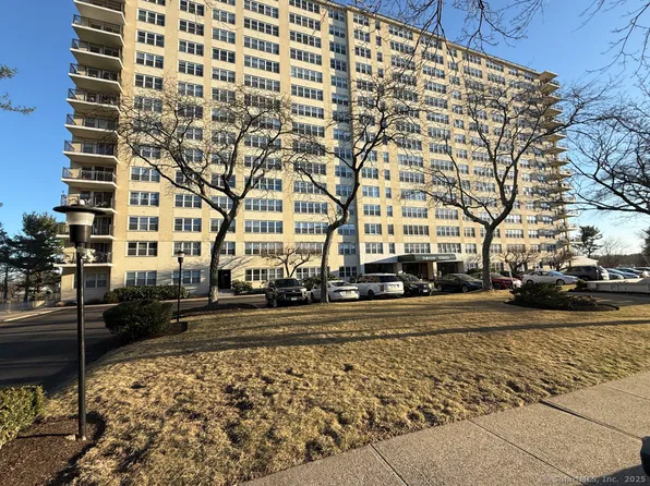 2625 Park Avenue #PH A, Bridgeport, CT 06604