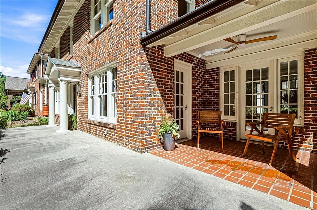 4 bed, 3.5 bath, 3000 sqft, $8,000 — Photo 4