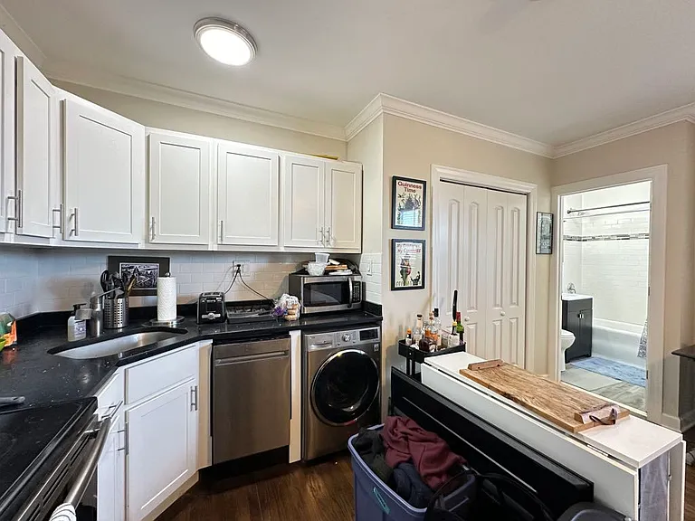 3345 N Marshfield Ave #204 — Photo 5