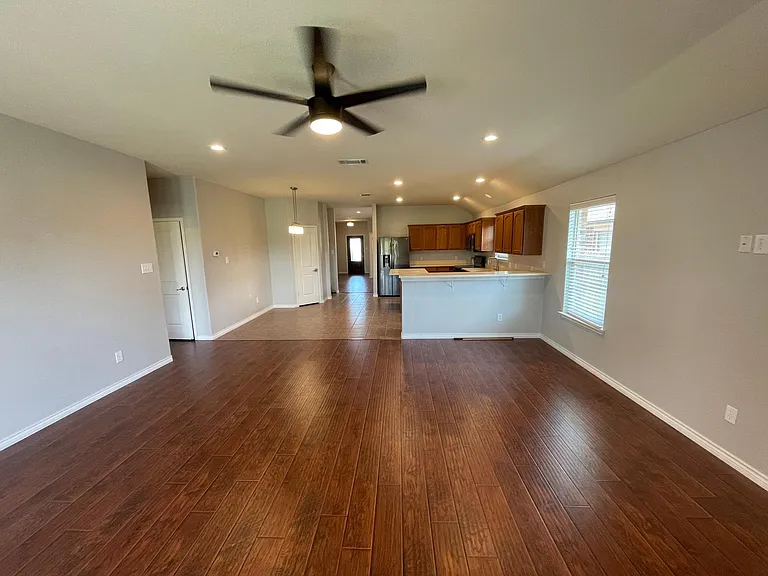 800 Golden Bear Ln — Photo 11