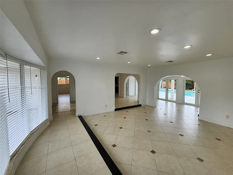 4233 S Jackson St — Photo 14