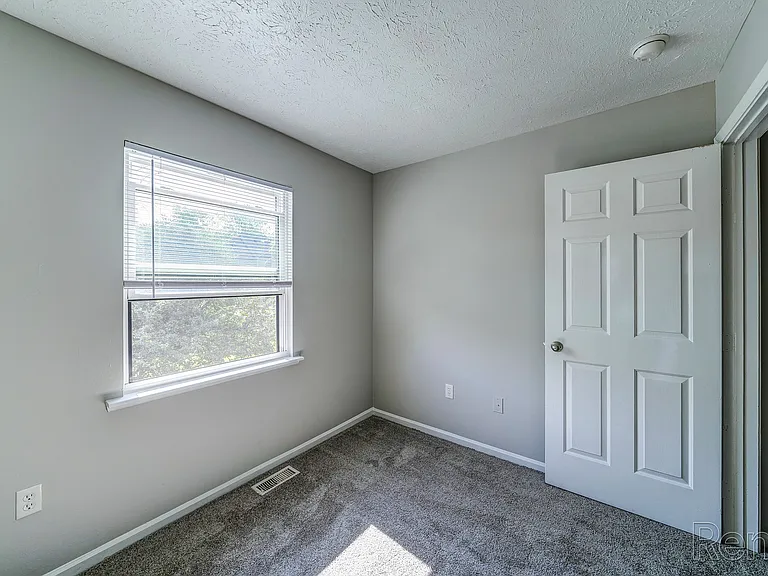 1100 E Ohio St — Photo 29