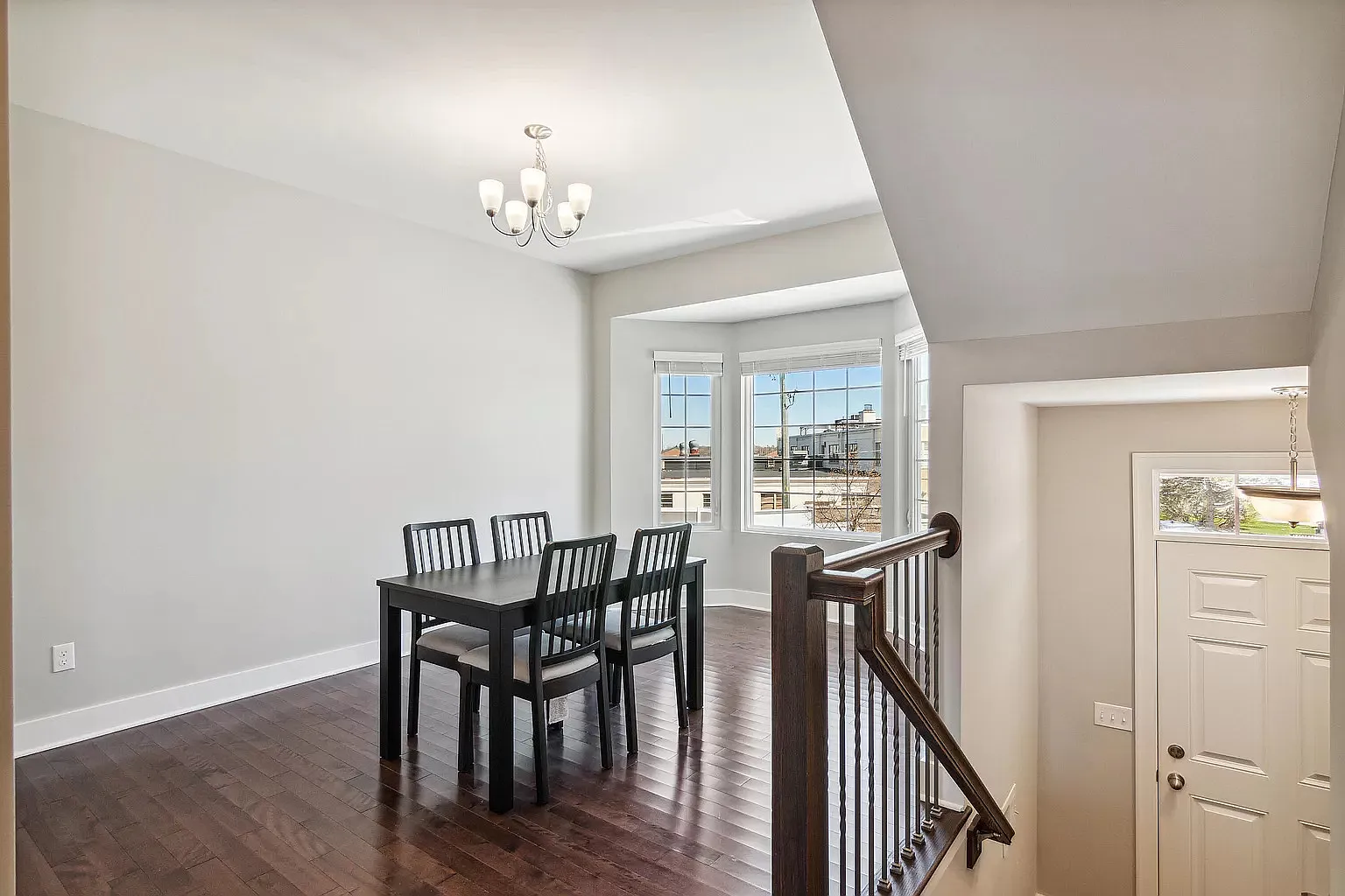 3 bed, 3.5 bath, 2197 sqft, $3,295 — Photo 2