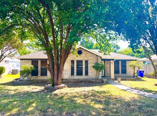 708 Oakbrook Ln, Seagoville, TX 75159