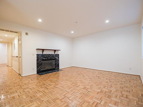 3rd image of 347 W Stocker St Unit 106