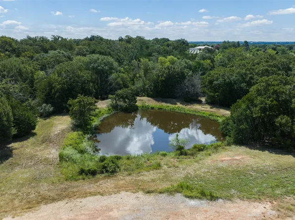 3555 County Road 430, Dime Box, TX 77853
