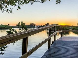 905 Bayshore Rd, Nokomis, FL 34275