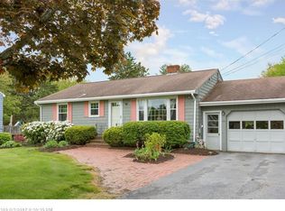 29 Woodside Dr, Cumberland, ME 04021