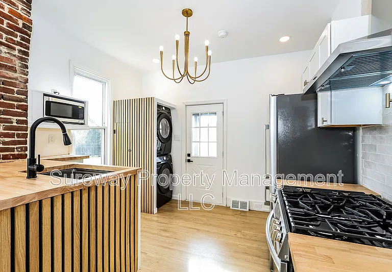 228 Greenwich Ave — Photo 10