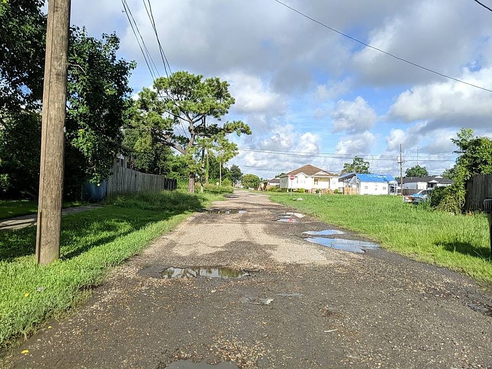 2nd image of 2419 Agriculture St