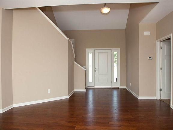3rd image of 2631 Thornhill Dr