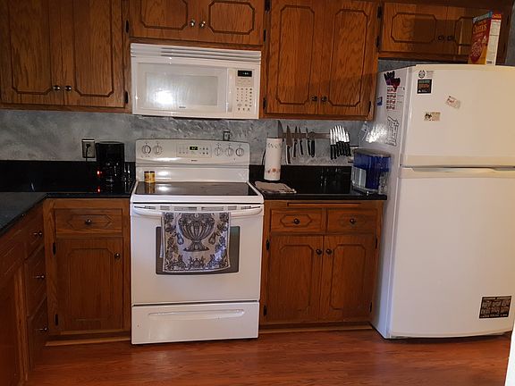 4th image of 899 125th Ln NE
