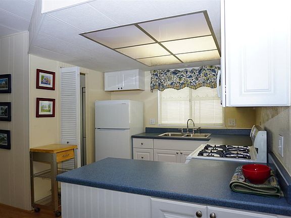2nd image of 1111 Morse Ave #233
