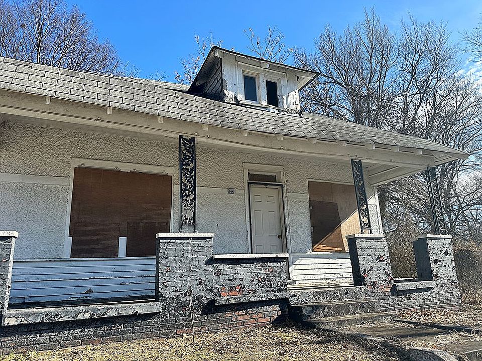 2nd image of 922 N Claybrook St