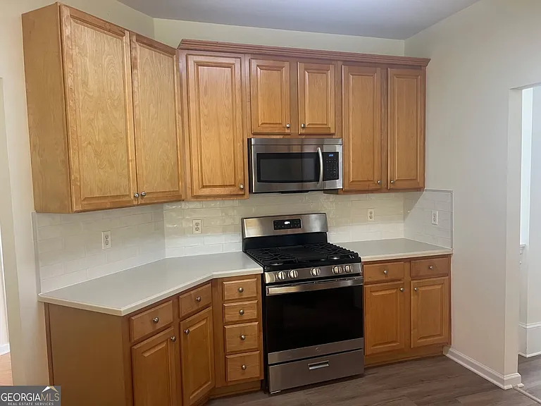 421 Holland Springs Dr — Photo 9
