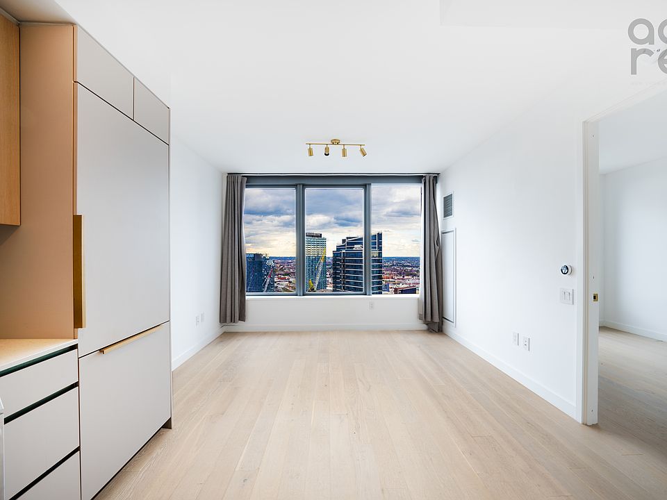 1st image of 3 Court Sq APT 4705