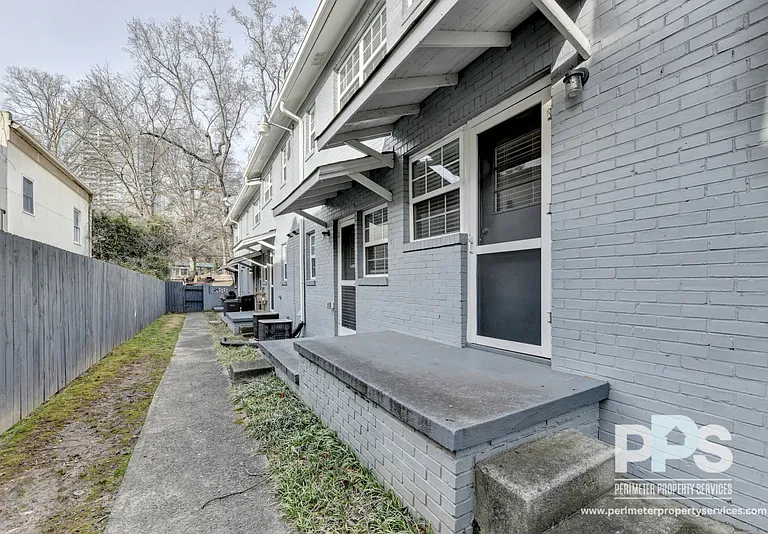 81 E Wesley Rd NE #2 — Photo 29