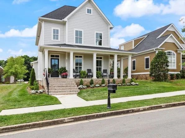 881 Commons Ln, Bowling Green, KY 42103