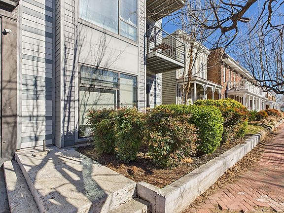 5th image of 2028 W Cary St #5