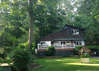 1st image of 35 Lakeside Dr