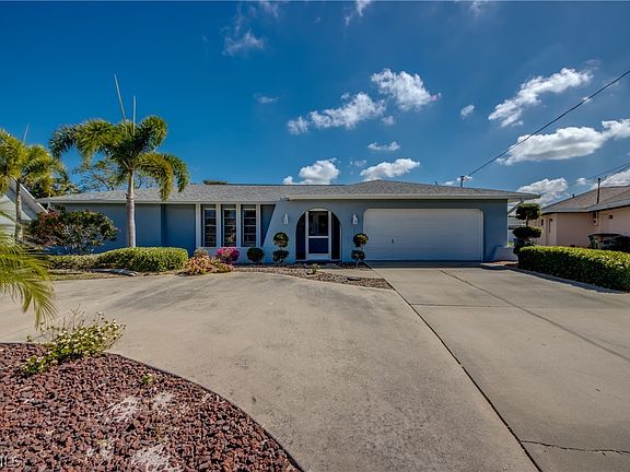 4th image of 3945 SE 9th Ct