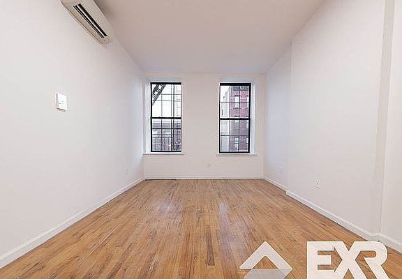 3rd image of 923 Gates Ave #2E