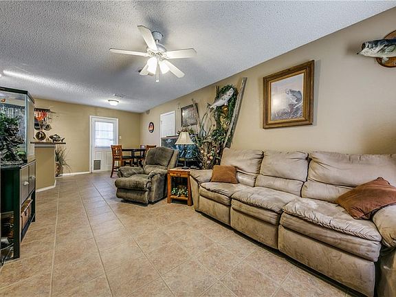 2nd image of 1209 Crosscreek Ln