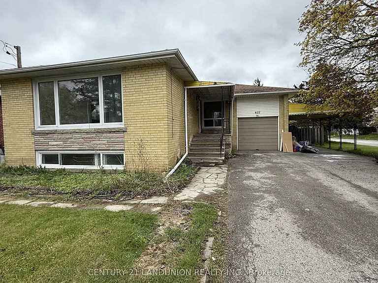 422 Lynett Cres — Photo 1