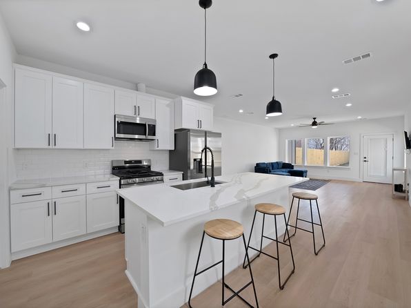 1407 Barry Ave