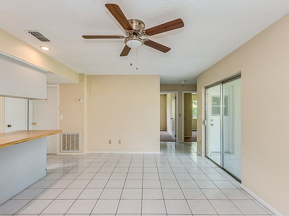 5th image of 60 Cinnamon Dr