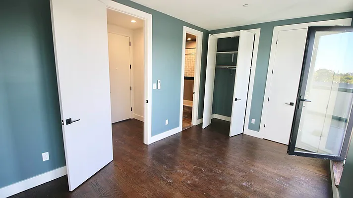 Rented by Delmark Realty LLC | media 43