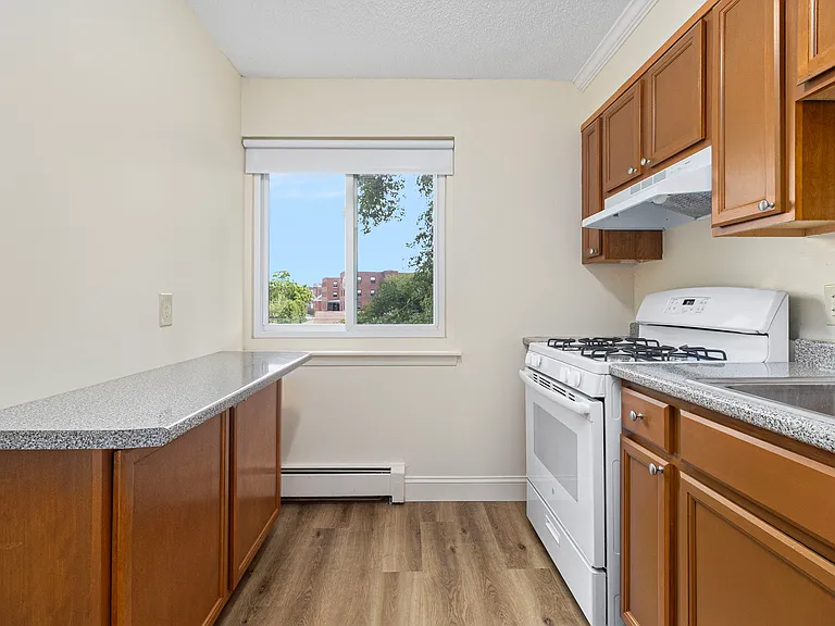 Parkway Apartments — Photo 35