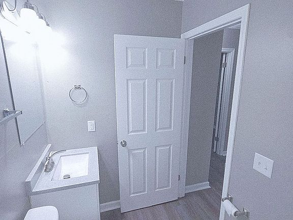 4th image of 3200 Maple Ridge Ct #3237