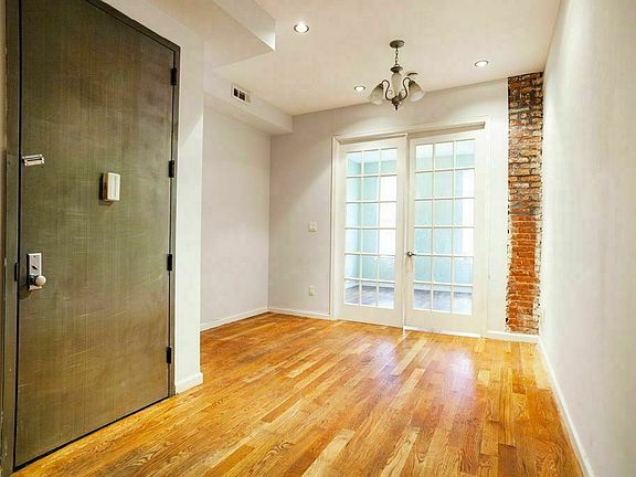 4th image of 213 Wyckoff Ave APT 2