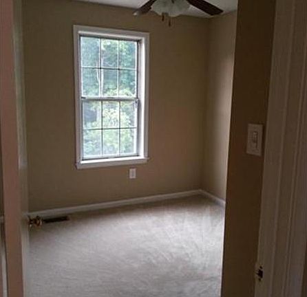 4th image of 14683 Fox Glove Ct