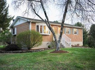 5 Quaker Hill Dr, Hyde Park, NY 12538