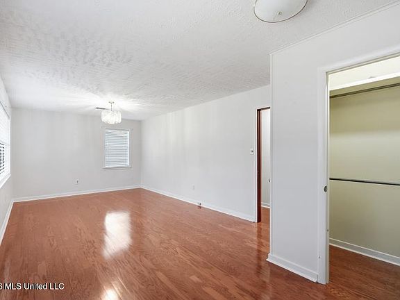 5th image of 407 Gatewood Dr