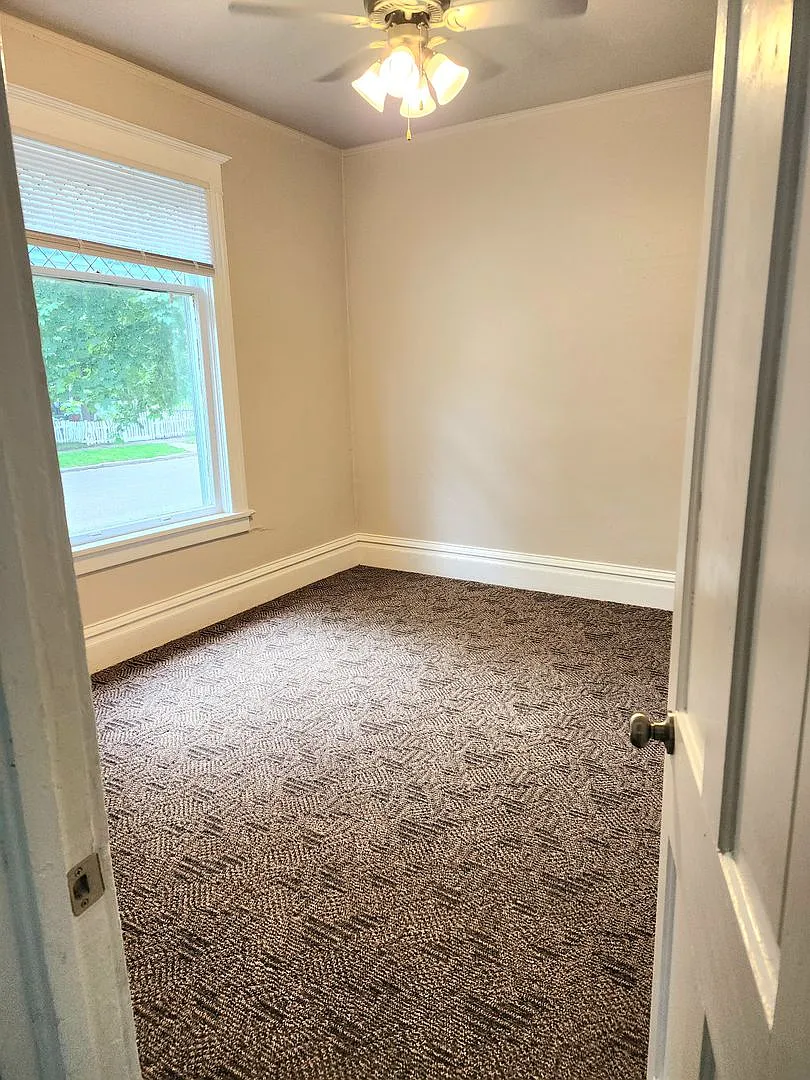 Birch St Duplex — Photo 2
