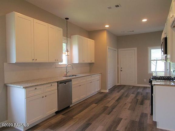 3rd image of 313 Magnolia Ave