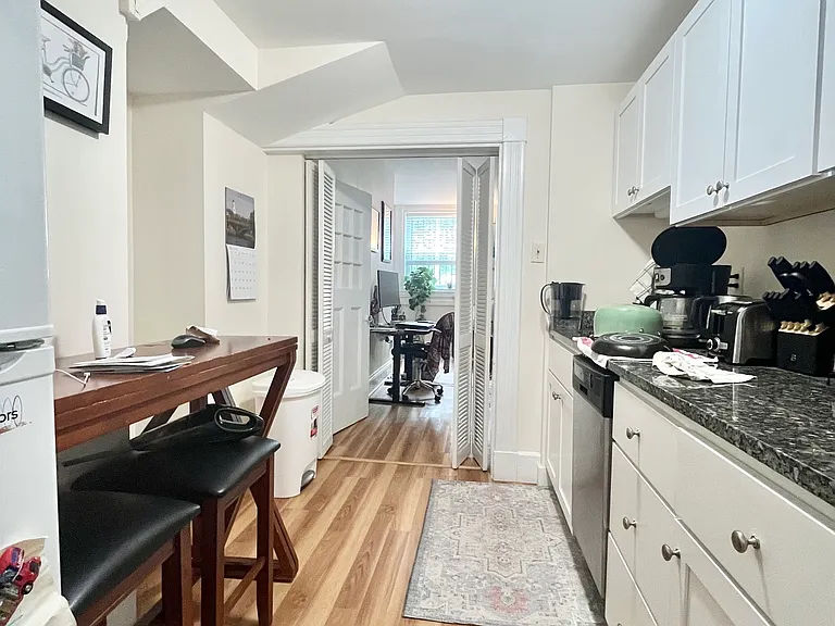 137 Bay State Rd #B — Photo 7
