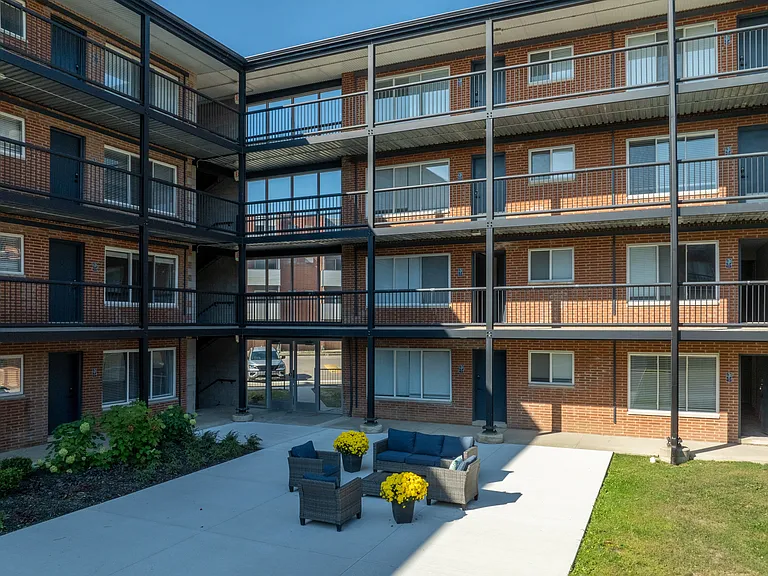 The Park on 13 Apartments - Royal Oak, MI — Photo 38