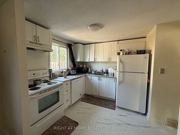 4th image of 1552 Beaverpond Dr #B